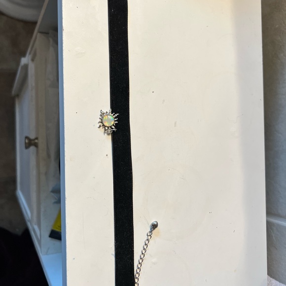 Black velvet choker with crystal sun pendant - Picture 2 of 2